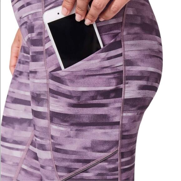 Lululemon Speed Up Crop 21" in Shadowed Smoked Mullberry Size 6 - Picture 6 of 7